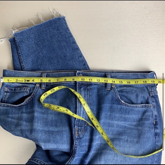 Everlane Cheeky Denim Jeans with Raw Hem - Picture 3 of 8